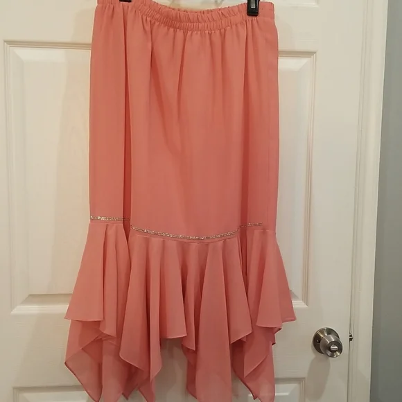 Hosanna three piece, peach set. All pieces are a size large - Picture 5 of 9